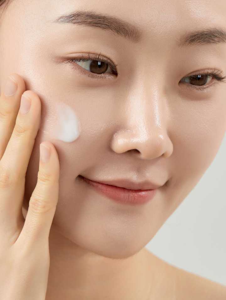 Hycaronic Ultra Low Molecule Lotion (Ultra Aşağı Molekullu Losyon)