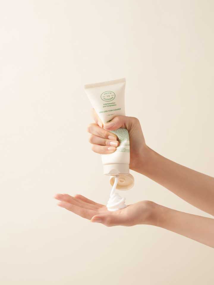 Less Less Foam Cleanser (Köpüklü Üz Təmizləyici)